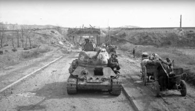 Czołg średni T-34/85 fabr. nr. 183 w Niżnim Tag