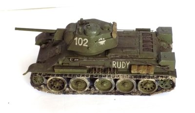 T-34-76 obr. 1943 - 102 RUDY!