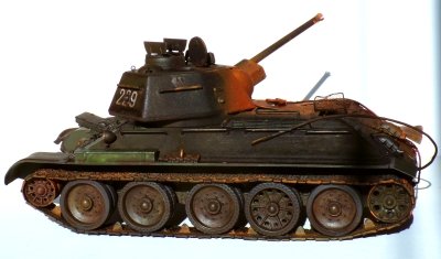 T-34 76 obrazca 1943 z wieżyczką obserwacyjną d