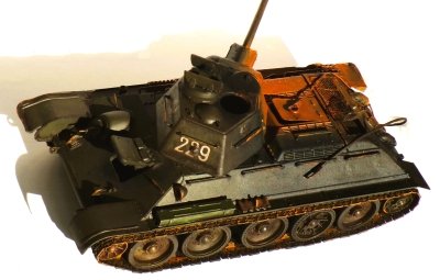 T-34 76 obrazca 1943 z wieżyczką obserwacyjną d