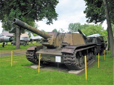 Ciężkie działo pancerne SU-152.