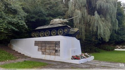 Czołg średni T-34/76 pomnik w Studziankach Panc.