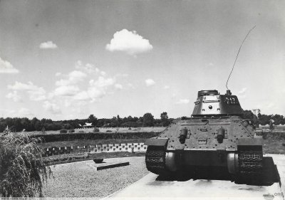 Czołg średni T-34/76 pomnik w Studziankach Panc.