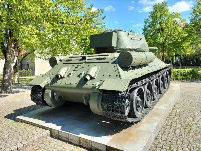 Czołg średni T-34/85 z pomnika w Wejherowie