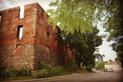 Zamek krzyżacki w Wystruci.