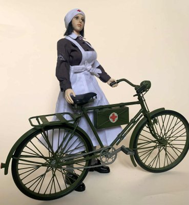 Pielegniarka DRK w mundurze służbowym.