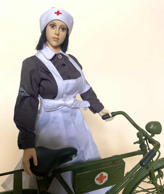 Pielegniarka DRK w mundurze służbowym.