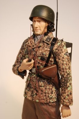 SS-Unterscharführer z SS-Fjg. Batailon 500.