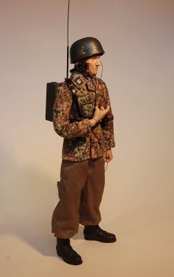 SS-Unterscharführer z SS-Fjg. Batailon 500.