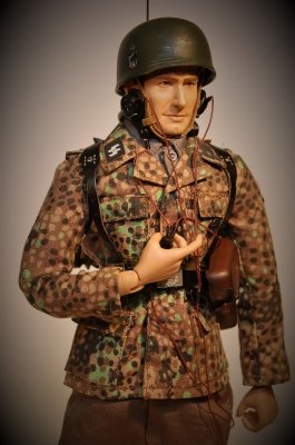 SS-Unterscharführer z SS-Fjg. Batailon 500.