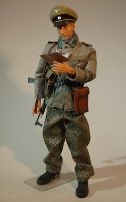 Untersturmführer z SS Feldgendarmerie.