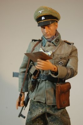 Untersturmführer z SS Feldgendarmerie.