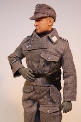 Artylerzysta ze Sturmartillerie Kompanie HG.