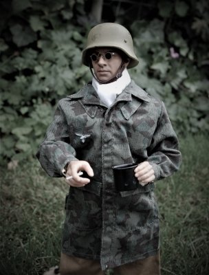 Fallschirmjagers z 4. Fallschirmjager Division.