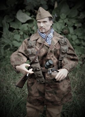 Fallschirmjagers z 4. Fallschirmjager Division.