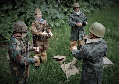 Fallschirmjagers z 4. Fallschirmjager Division.