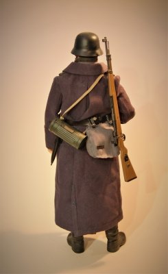 Szeregowy (fliger) z 14. Luftwaffen Feld Division.