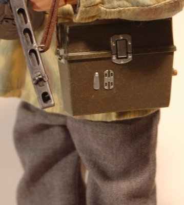Telefonista z Fallschirm-Panz.grenadier Division. 