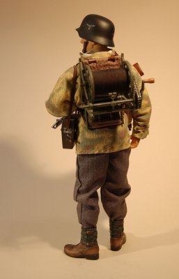 Telefonista z Fallschirm-Panz.grenadier Division. 