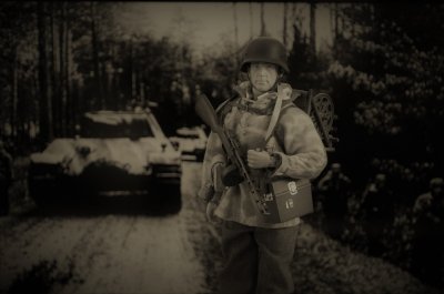 Telefonista z Fallschirm-Panz.grenadier Division. 