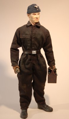 Żołnierz personelu naziemnego (mechanik).