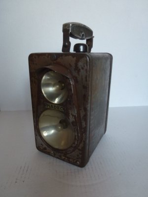 Latarka kolejowa Madec / 1047 