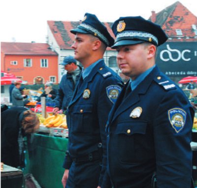 Kapa policije - czapka policyjna