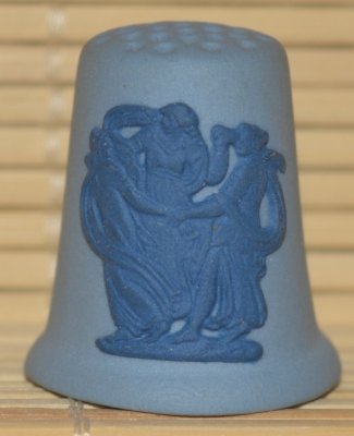 Naparstki wytwórni Wedgwood z kamionki jaspisowej