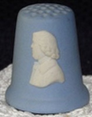 Naparstki wytwórni Wedgwood z kamionki jaspisowej