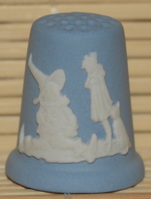 Naparstki wytwórni Wedgwood z kamionki jaspisowej