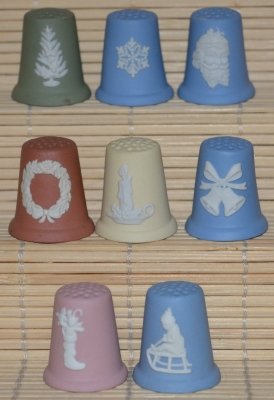 Naparstki wytwórni Wedgwood z kamionki jaspisowej