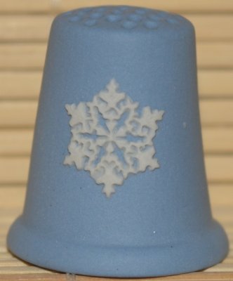 Naparstki wytwórni Wedgwood z kamionki jaspisowej