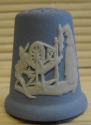 Naparstki wytwórni Wedgwood z kamionki jaspisowej