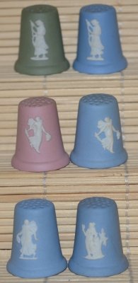 Naparstki wytwórni Wedgwood z kamionki jaspisowej