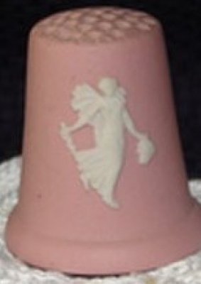 Naparstki wytwórni Wedgwood z kamionki jaspisowej