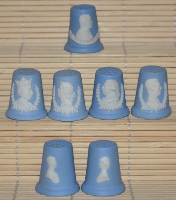 Naparstki wytwórni Wedgwood z kamionki jaspisowej