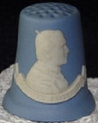Naparstki wytwórni Wedgwood z kamionki jaspisowej