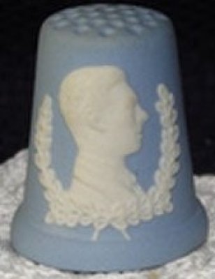 Naparstki wytwórni Wedgwood z kamionki jaspisowej