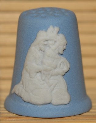 Naparstki wytwórni Wedgwood z kamionki jaspisowej