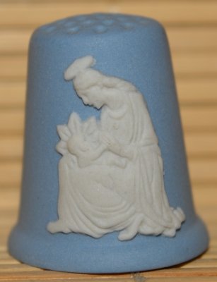Naparstki wytwórni Wedgwood z kamionki jaspisowej