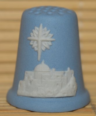 Naparstki wytwórni Wedgwood z kamionki jaspisowej