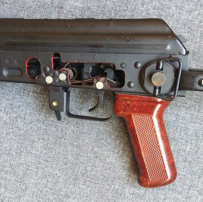 Karabinek AKMS (przekrój)